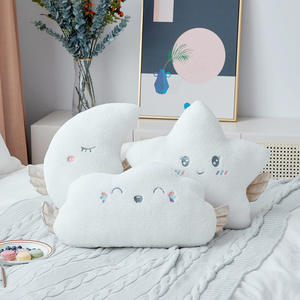 Almohada de Peluche con Lindas Estrellas Bordadas, Nubes Sonrientes, Oso de Peluche, Cojín de Sofá con Forma de Corazón, Muñeca de Luna con Alas, Tela de Algodón, Alivio del Estrés - Product Image 3