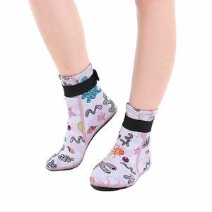 <span class=keywords><strong>Scarpe</strong></span> Acquatiche in Neoprene Unisex per Bambini e Ragazzi, Ideali per Mantenere il Calore in Acqua Fredda, Spiaggia, Immersioni, Snorkeling e Nuoto - Product Image 5