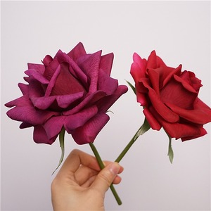 Flores Artificiales Más Vendidas, Rosas de Tacto Real, Ramas Cortas Hidratantes, Cabezas de Flores al por Mayor para Decoración de Bodas y Navidad - Product Image 4