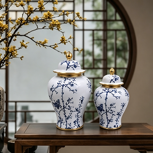 Paire de pots de rangement floraux bleus <span class=keywords><strong>sous</strong></span> glaçure orientale en porcelaine brillante avec finition dorée pour la décoration intérieure - Product Image 5