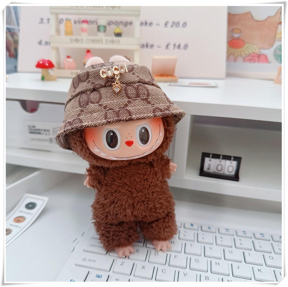 4 Small baby clothes (excluding baby) - cooly hat brown + cu pin