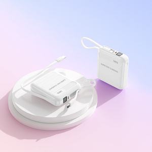 Batterie externe portable mini personnalisable 10000mAh 20000mAh 22.5W avec câbles intégrés pour l'extérieur - Product Image 5