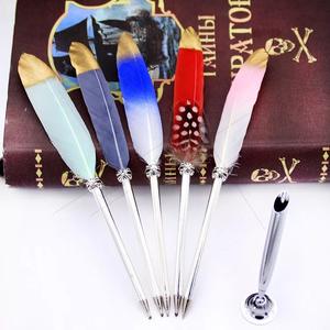 Tinto <span class=keywords><strong>di</strong></span> vendita calda HP-32 50 pz ploybag allentate <span class=keywords><strong>piume</strong></span> d'ala vera piuma bianca d'oca Cosse per decorazione fai da te - Product Image 4