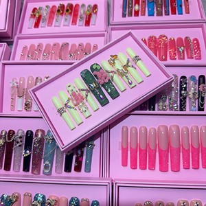 <span class=keywords><strong>Ongles</strong></span> artificiels de luxe à marque privée en ABS, forme cercueil super longue, style stiletto, faits à la main, à presser, couvrance totale, design français - Product Image 1