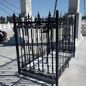 Rampes de balcon en fonte design moderne <span class=keywords><strong>Décoration</strong></span> de balcon Clôture en <span class=keywords><strong>fer</strong></span> <span class=keywords><strong>forgé</strong></span> vente en gros - Product Image 3