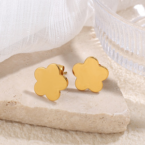 ต่างหูรูปดอกไม้ ชุบทอง 18K เหล็กไทเทเนียม ดีไซน์เรียบง่าย สำหรับผู้หญิง ของขวัญในโอกาสต่างๆ EH1086 - Product Image 3