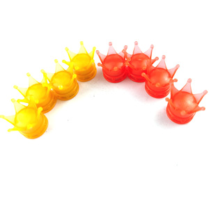 Tapas de válvula Crown Glow In The Dark para neumáticos sin cámara de coche y motocicleta, de caucho, con boquilla americana, amarillo y rojo - Product Image 1