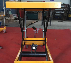 Carretilla Elevadora Hidráulica Tipo Tijera Amarilla, Mesa Elevadora Móvil Portátil con Ruedas, Diseño Compacto, Plataforma de Elevación Manual - Product Image 5