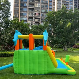 Piccolo castello gonfiabile all'aperto nuovo con lo spruzzo dell'acquascivolo dei bambini gioca <span class=keywords><strong>il</strong></span> castello dall'acqua per i bambini che giocano al cortile - Product Image 4