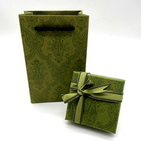 Boîtes cadeaux de luxe avec ruban et sac en papier pour emballage