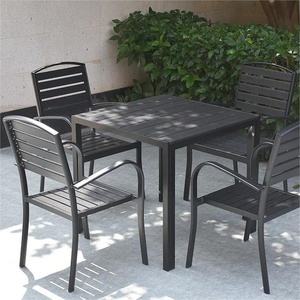 Juego de mesa de comedor de madera impermeable para jardín, mesa y sillas de comedor familiares, muebles de exterior modernos de madera para comedor al aire libre. - Product Image 4