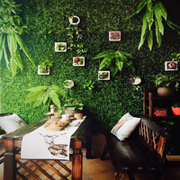 G-890 Décoration murale verticale 3D pour la maison et les mariages, en fausse herbe verte, plantes artificielles en soie et plastique, haies de buis et feuillage tropical artificiel pour intérieur