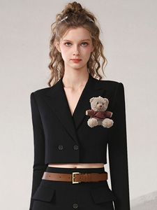 Traje Estilo Universitario Rejuvenecedor con Personalización de Muestra, Chaqueta con Cuello en V y Diseño Tridimensional de Oso, <span class=keywords><strong>Falda</strong></span> en Línea A - Product Image 1