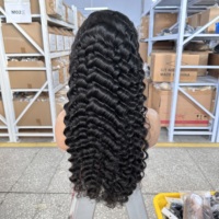 Perruques en cheveux humains ondulés profonds sans colle pour femmes noires, cheveux vierges bruts alignés avec les cuticules, perruque frontale transparente 13x4