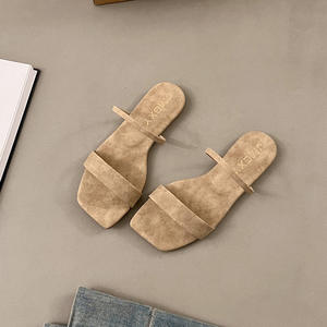 รองเท้าแตะหนังแท้สไตล์อเมริกันสำหรับผู้หญิง ดีไซน์แบบเปิด สวมใส่สบาย พื้นหนา ทนทาน เหมาะกับหน้าร้อน - Product Image 3