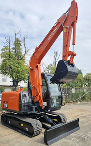 Machine de terrassement de type chenillé ZX65, facile à utiliser pour les petits projets de dragage de rive. - Product Image 2