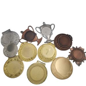 Fabricants de sport Logo personnalisé Médaille miraculeuse en métal Bijoux de football vierge Médaille Sport Bicyclette Ride Médailles et trophées - Product Image 6