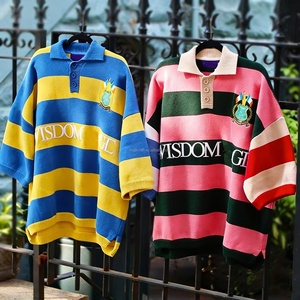 เสื้อยืดแฟชั่นคุณภาพสูง แขนสั้นทรงหลวม ลายทาง สไตล์ลำลอง เสื้อโปโลถัก ผู้ผลิตเสื้อถักแบบกำหนดเอง - Product Image 1