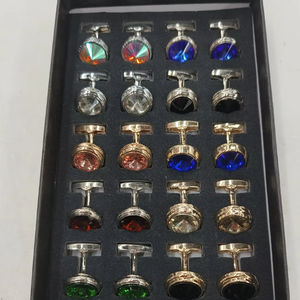 ギフトボックス付き男性用カフリンクスシルバーとゴールドカラーの鉄素材 - Product Image 2