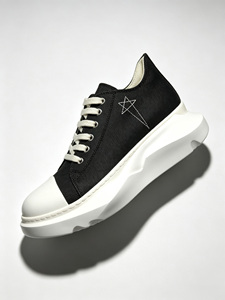 Baskets en toile noires tendance avec broderie pentagramme et semelle combinée – Chaussures polyvalentes et stylées - Product Image 2
