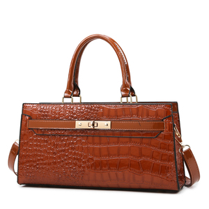 <span class=keywords><strong>Sac</strong></span> à main en PU motif crocodile, grande capacité, pour femme, avec doublure en polyester et chaîne, élégant pour le bureau - Product Image 1