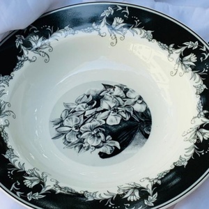 Venta al por Mayor con Descuento de Juego de Platos de Porcelana Clásica Blanca y Negra de Estilo Europeo - Product Image 4