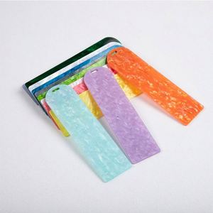 Marque-pages personnalisés en acrylique en forme de clé, faits à la main, avec paillettes colorées et pompons – Fournitures de bureau et scolaires - Product Image 2