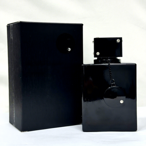 Parfum de luxe écologique Armafs de haute qualité, unisexe, longue tenue, aux notes boisées arabes, florales et fruitées, en spray. - Product Image 1