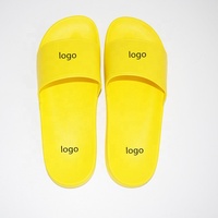 2022 Custom Designer Slides Anti-Rutsch-Gummi Logo Hausschuhe Sommer Modische Schuhe Summer Beach Damenschuhe