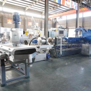 PE + carbon đen cho cao nạp Đen <span class=keywords><strong>masterbatch</strong></span> kneader duy nhất vít đùn tạo hạt đùn - Product Image 4