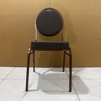 Chaise de banquet moderne empilable rembourrée avec cadre électroplaqué pour événements, mariages, hôtels, restaurants et fêtes