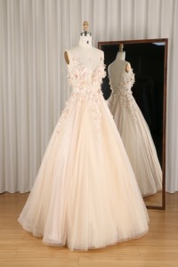 现代波西米亚蕾丝婚纱v领闪亮薄纱贴花闪光婚纱长裙意大利面条带无背v领闪亮 - Product Image 5