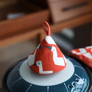 Japanese Style Cotton Triangular Pot Lid Cap Heat Insulating Cover For Casserole And Iron Pot Handles Orange Gooselets Pattern - Product Image 5