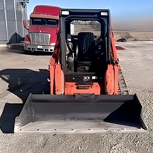 Minicargadora sobre orugas usada Kubota SVL 75-2 con cubo en excelentes condiciones lista para enviar - Product Image 2