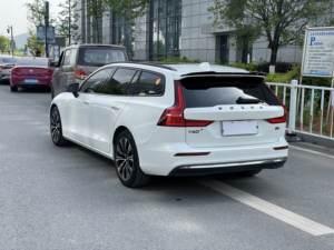 Volvo1 <span class=keywords><strong>V60</strong></span> 2023 Modèle B5 Smart Far Luxury Edition - Product Image 5
