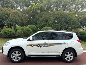 Toyota <span class=keywords><strong>RAV4</strong></span> 4WD del 2009 Usato, SUV Automatico con Sedili in Pelle, Alimentazione a Benzina, Pneumatici R18, Guida a Sinistra, Tetto Apribile - Product Image 3
