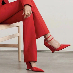 Sandalias de tacón de cuña para mujer con punta abierta, cordones, plantilla de PU y doble tira, ideales para primavera, verano e invierno. - Product Image 2