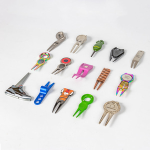 Outil de réparation de divots de <span class=keywords><strong>golf</strong></span> classique personnalisé en alliage de zinc bronze antique, fourche à divots avec clip ceinture et marqueur de balle magnétique - Product Image 4