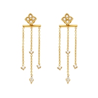 Anting-anting wanita mewah berlapis emas 18K PVD, baja anti karat 316L, desain bunga empat daun zircon, dengan detail tassel panjang, kelas atas.
