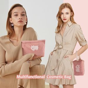 Sac de maquillage en velours côtelé Portable de grande capacité fermeture à glissière Logo personnalisé OEM motif de lettres brodées sacs à cosmétiques confortables - Product Image 2