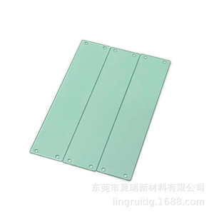 Feuille d'isolation pour animaux de compagnie 100x50mm à trous traversants, haute résistance aux températures - Product Image 1