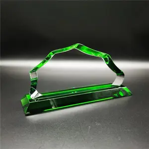 Großhandel hochwertiges personalisiertes individuelles Logo neuer Stil farbiges Glas-Kristallgeschenk