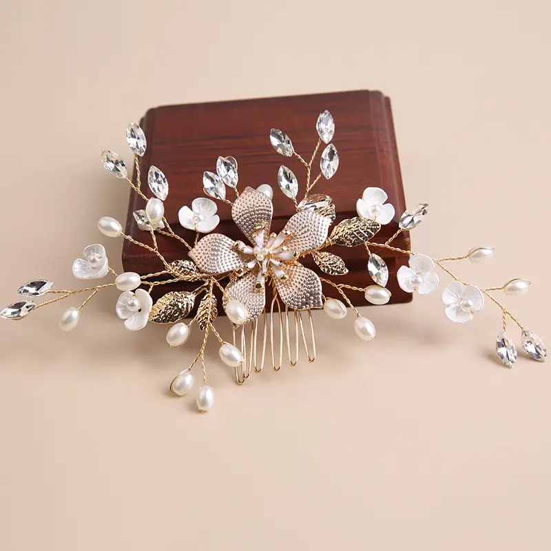 Fashion Crystal Hair Clips Handmade Flower And Leaf Wedding Hair Accessories Simple And Elegant Pearls Hair Comb