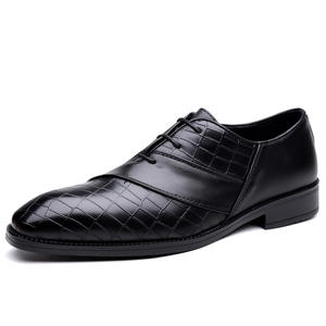 Chaussures en cuir surdimensionnées pour hommes, chaussures habillées formelles pour hommes, style britannique, bout pointu, respirantes, résistantes à l'usure, simples, légères, chaussures pour hommes - Product Image 5
