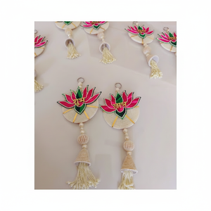 ที่แขวนผนังรูปบัวสวยงามและเป็นมิตรกับสิ่งแวดล้อมลูกปัดสีทองประดับสวัสดิชท์ศักดิ์สิทธิ์และพู่งาช้าง - Product Image 1