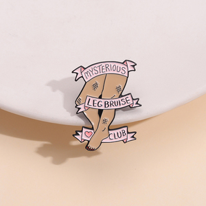 Broche mystérieuse en émail pour la mode, badge en métal pour sac à dos, accessoires personnalisés en métal, bijoux cadeau - Product Image 2
