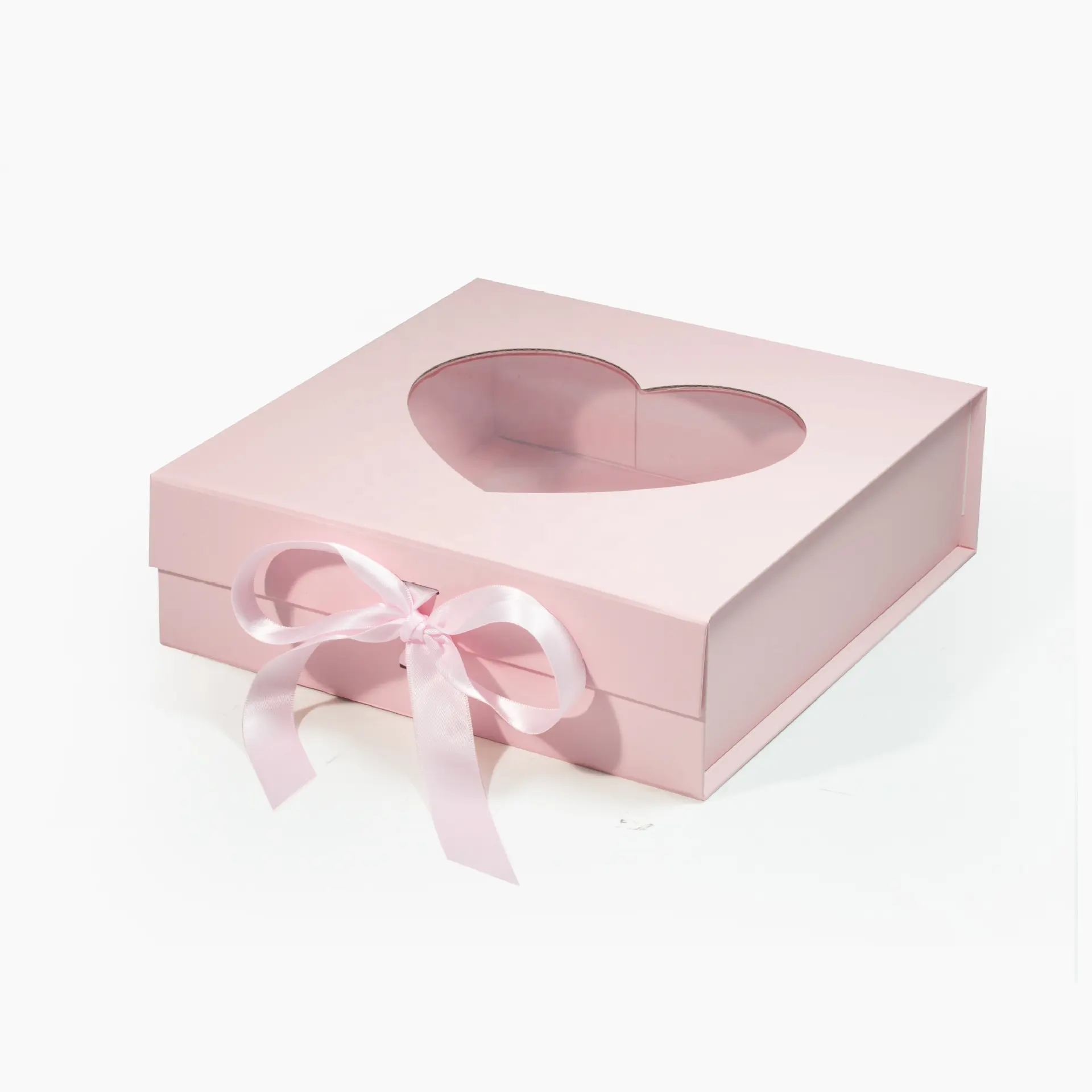Auf Lager kundendefinierte luxuriöse Herz-Geschenkbox mit Fenster aus PVC-Papier Karton blume Schokolade Hochzeit faltbare magnetische Geschenkbox Verpackung