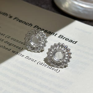 Boucles d'oreilles en argent pur S925, style palais médiéval, design vintage et original, avec dentelle en jade mousse d'eau, simples et tendance - Product Image 4