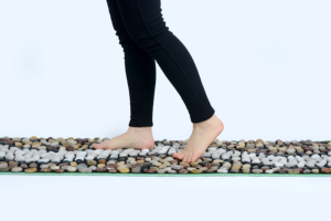 Heetverkopende fabrieksdirecte voetmassagemat van natuurlijke kiezels voor ontspannende voetacupressuur - Product Image 4