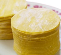 OFFRE SPÉCIALE PAS CHER prix petite table top siomai wrapper machine